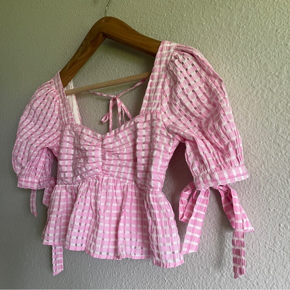 Altar’d State pink puff sleeve blouse - Picture 3 of 9